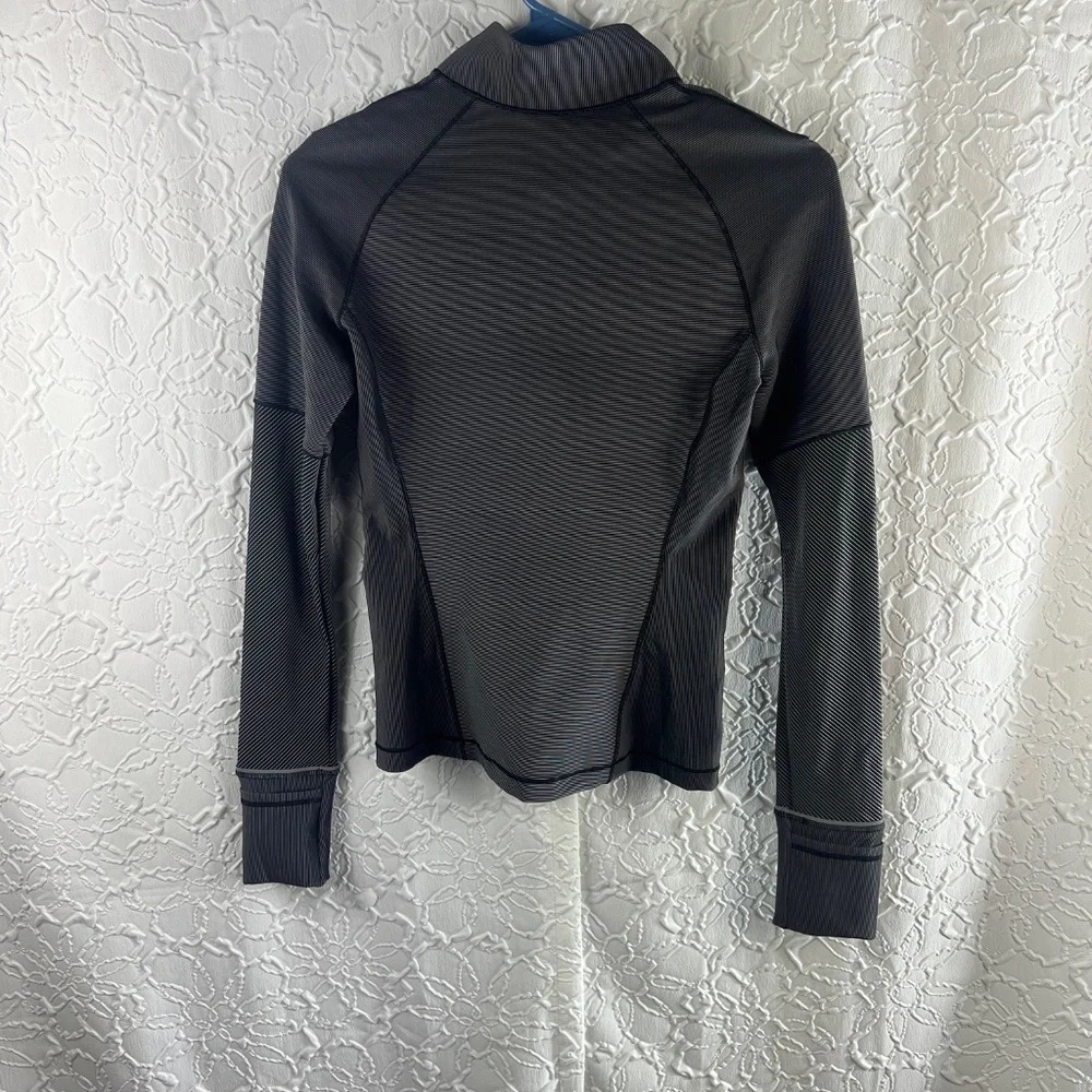 Lululemon‎ two -tone ribbed running half zip top - Picture 6 of 8